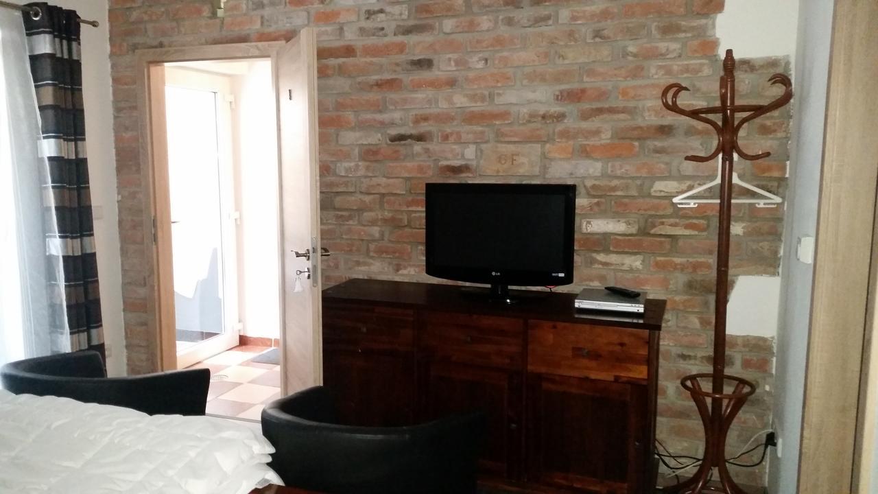Sommelierka Appartement Valtice Buitenkant foto