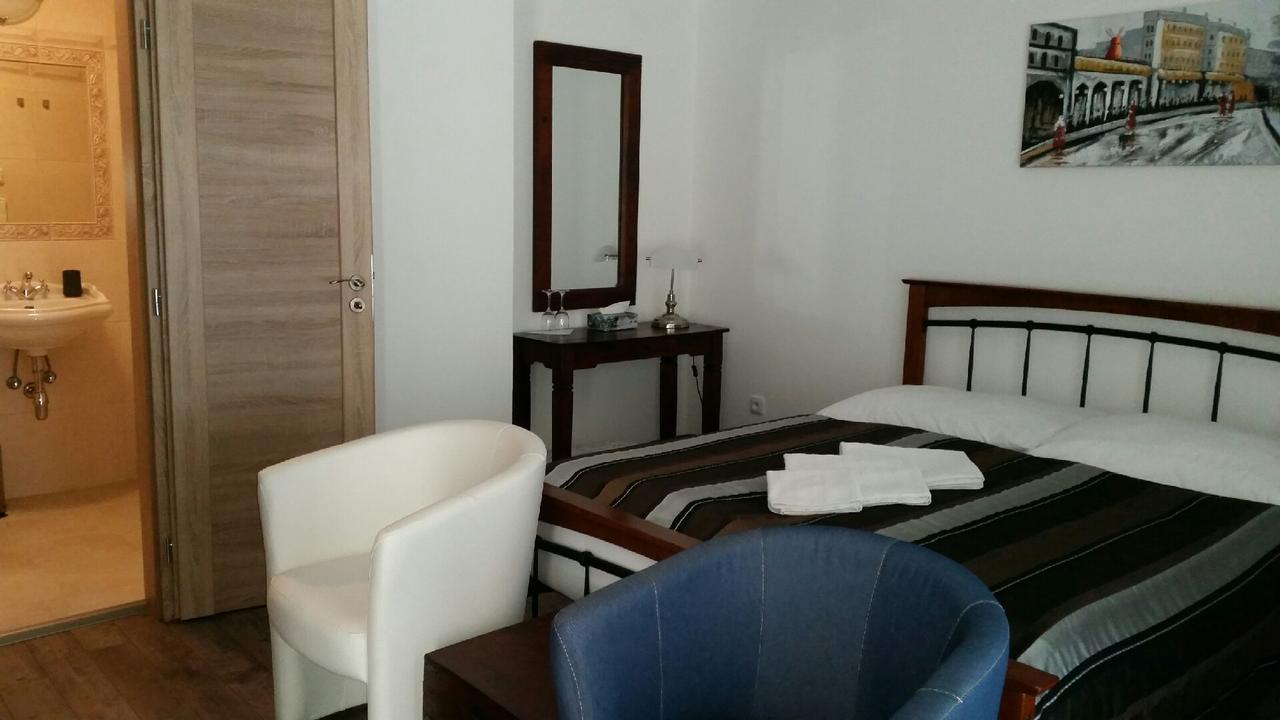 Sommelierka Appartement Valtice Buitenkant foto